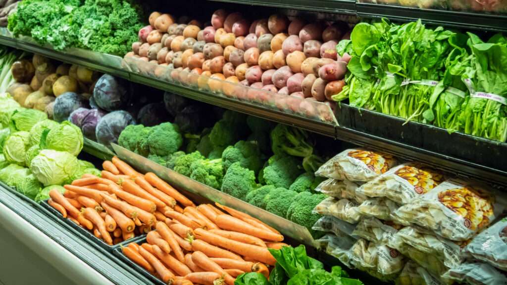 indícame el camino a la tienda de alimentos más cercana